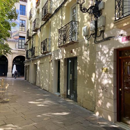 Alojamiento En Pleno Centro Con Wifi Y Aire Acondicionado Logroño Eksteriør billede